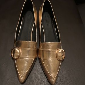 New gold shoes 🤩🤩🤩